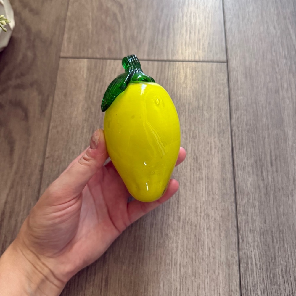 Vintage MCM Hand Blown Yellow‎ Mango Glass Fruit - Picture 3 of 6